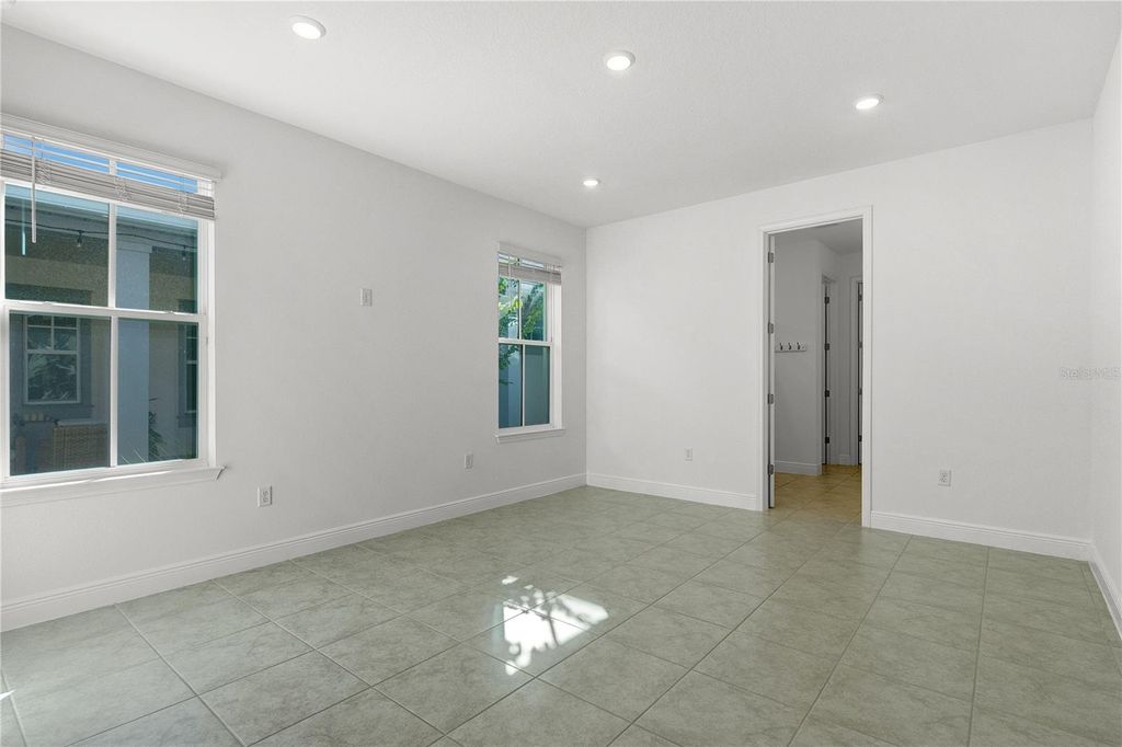 Image 9 of property listing at 9738 NERUDA STREET, Orlando, FL 32827