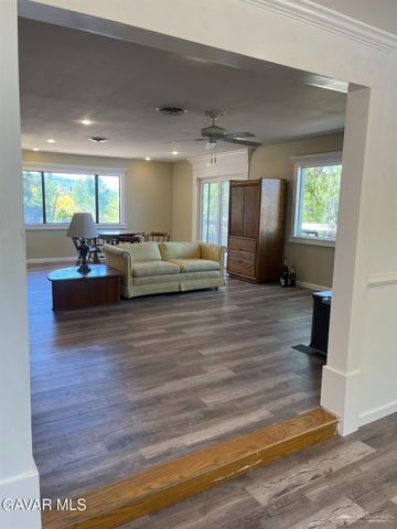 26141 Bear Valley Road, Tehachapi, CA 93561