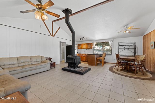 26141 Bear Valley Road, Tehachapi, CA 93561