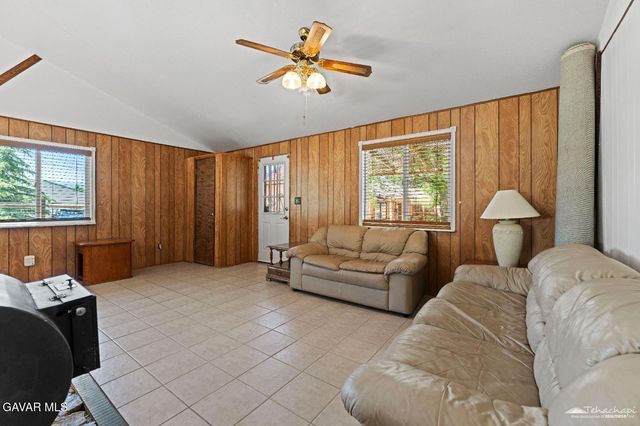 26141 Bear Valley Road, Tehachapi, CA 93561