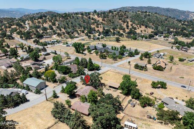 26141 Bear Valley Road, Tehachapi, CA 93561