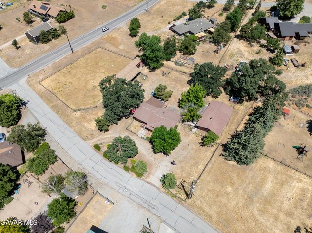 26141 Bear Valley Road, Tehachapi, CA 93561
