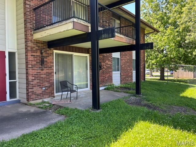8755 Sieloff Drive B, Hazelwood, MO 63042
