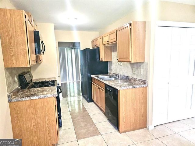 8040 Creekstone Way, Riverdale, GA 30274