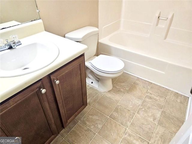 8040 Creekstone Way, Riverdale, GA 30274