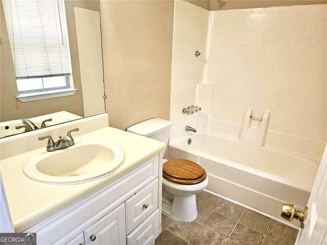 8040 Creekstone Way, Riverdale, GA 30274