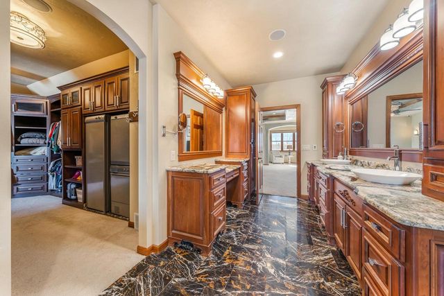 2948 BUTTERCUP ROAD, Neenah, WI 54956