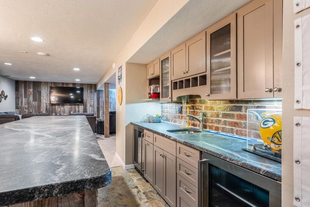 2948 BUTTERCUP ROAD, Neenah, WI 54956