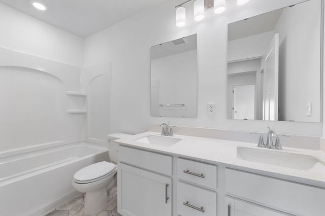 7547 Upper 42nd Street N, Oakdale, MN 55128