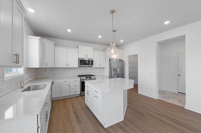 7547 Upper 42nd Street N, Oakdale, MN 55128