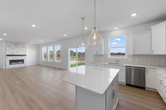 7547 Upper 42nd Street N, Oakdale, MN 55128