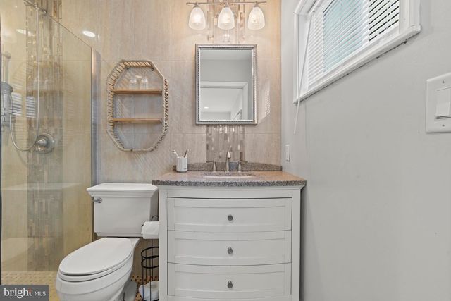 30 ROVING ROAD, Levittown, PA 19056