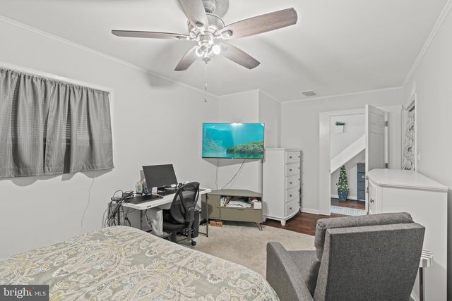 30 ROVING ROAD, Levittown, PA 19056