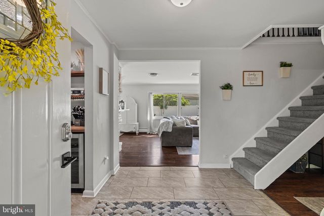 30 ROVING ROAD, Levittown, PA 19056