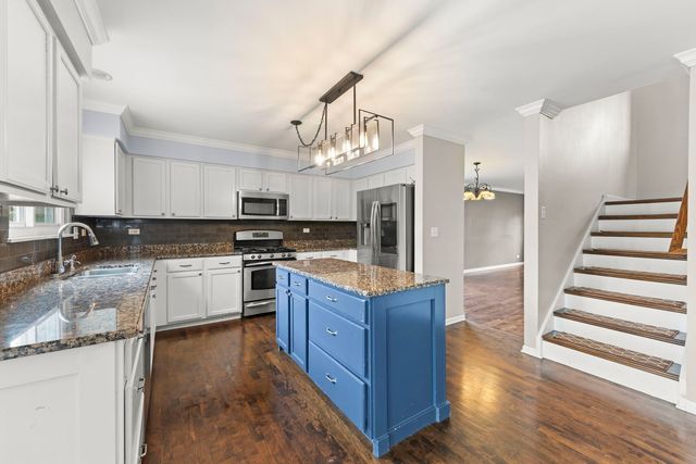 808 Livingston Court, Naperville, IL 60540