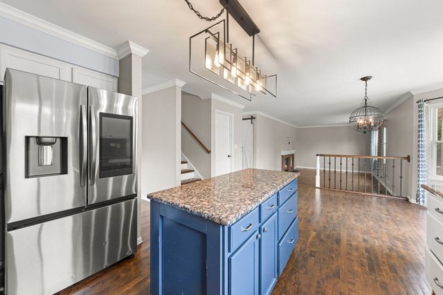 808 Livingston Court, Naperville, IL 60540