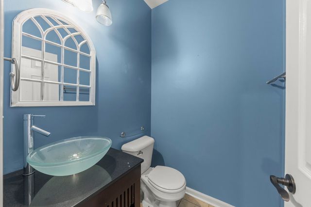 808 Livingston Court, Naperville, IL 60540