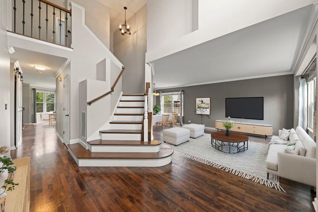 808 Livingston Court, Naperville, IL 60540