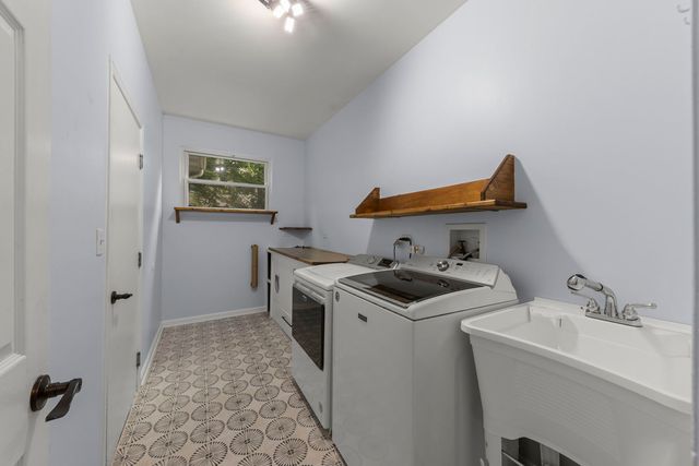 808 Livingston Court, Naperville, IL 60540