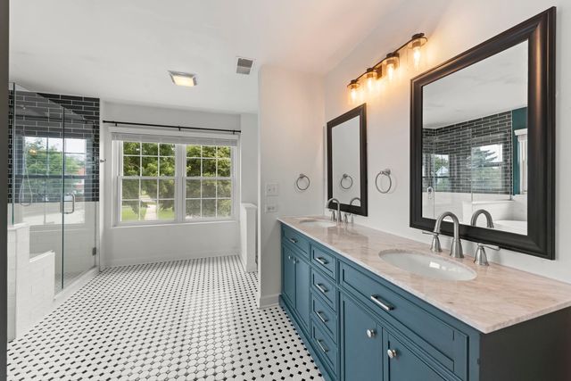 808 Livingston Court, Naperville, IL 60540