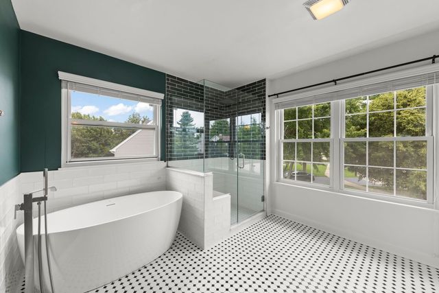808 Livingston Court, Naperville, IL 60540