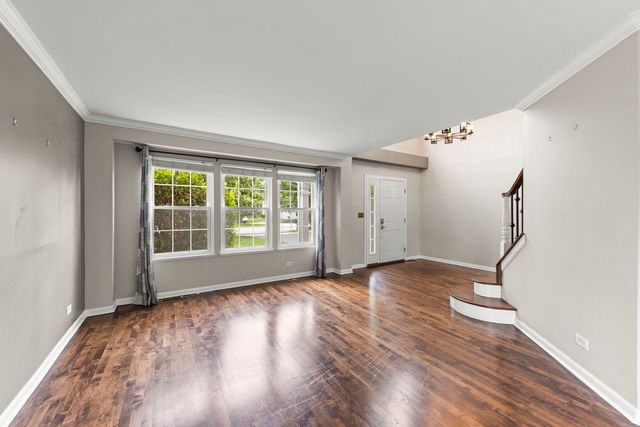 808 Livingston Court, Naperville, IL 60540