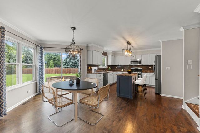 808 Livingston Court, Naperville, IL 60540