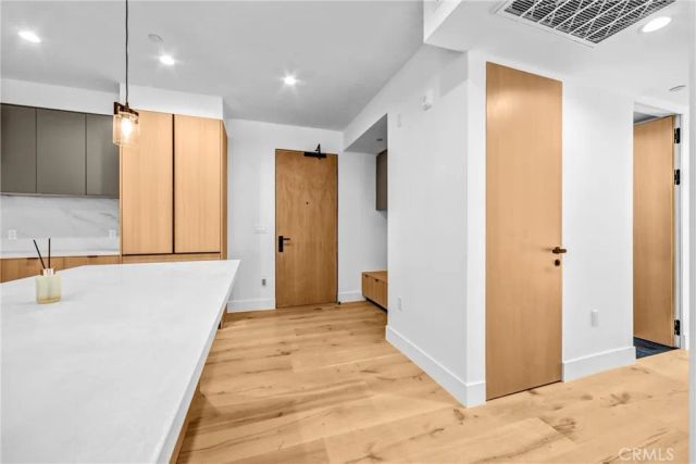 10352 Riverside Drive 102A, Toluca Lake, CA 91602