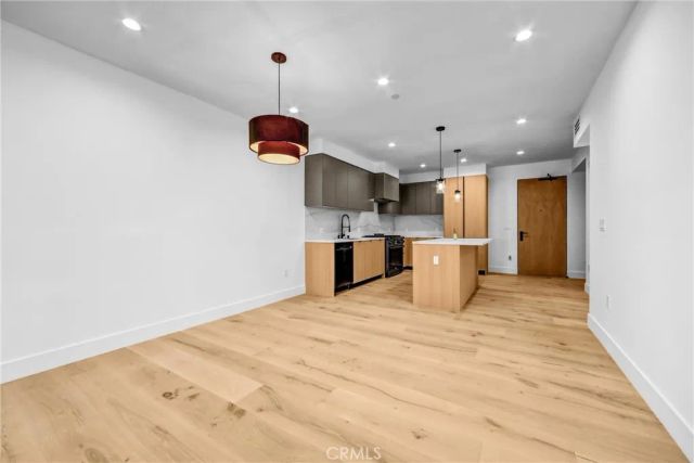 10352 Riverside Drive 102A, Toluca Lake, CA 91602