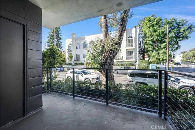 10352 Riverside Drive 102A, Toluca Lake, CA 91602