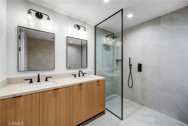 10352 Riverside Drive 102A, Toluca Lake, CA 91602