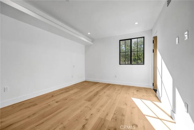 10352 Riverside Drive 102A, Toluca Lake, CA 91602