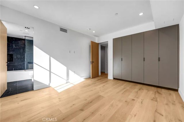 10352 Riverside Drive 102A, Toluca Lake, CA 91602