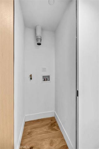 10352 Riverside Drive 102A, Toluca Lake, CA 91602