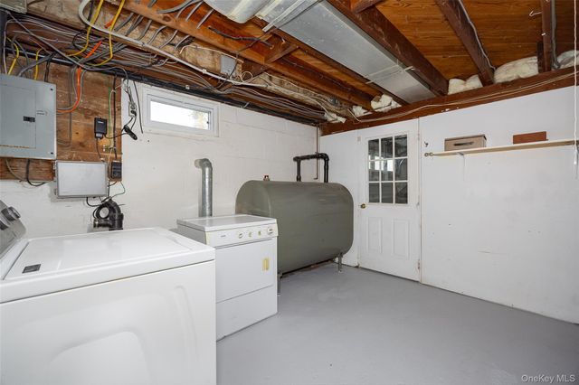 13 Robert Road, Poughkeepsie, NY 12603