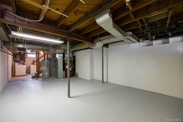 13 Robert Road, Poughkeepsie, NY 12603