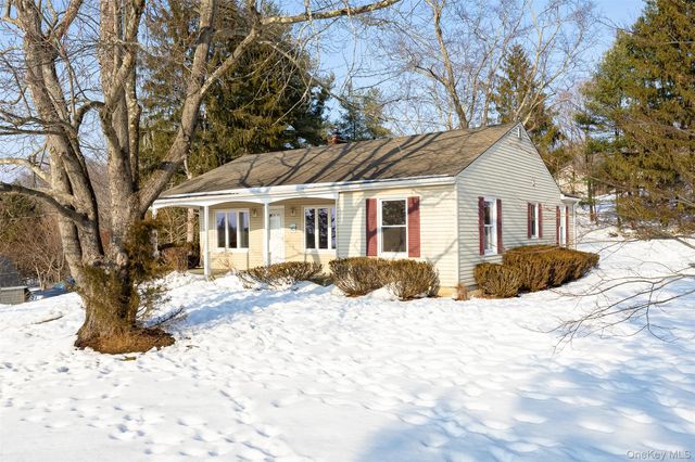 13 Robert Road, Poughkeepsie, NY 12603