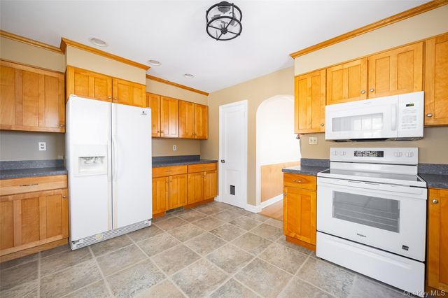 13 Robert Road, Poughkeepsie, NY 12603