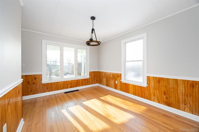 13 Robert Road, Poughkeepsie, NY 12603