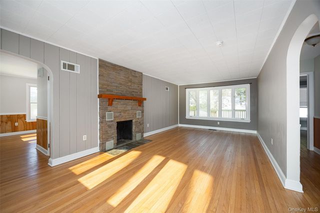 13 Robert Road, Poughkeepsie, NY 12603