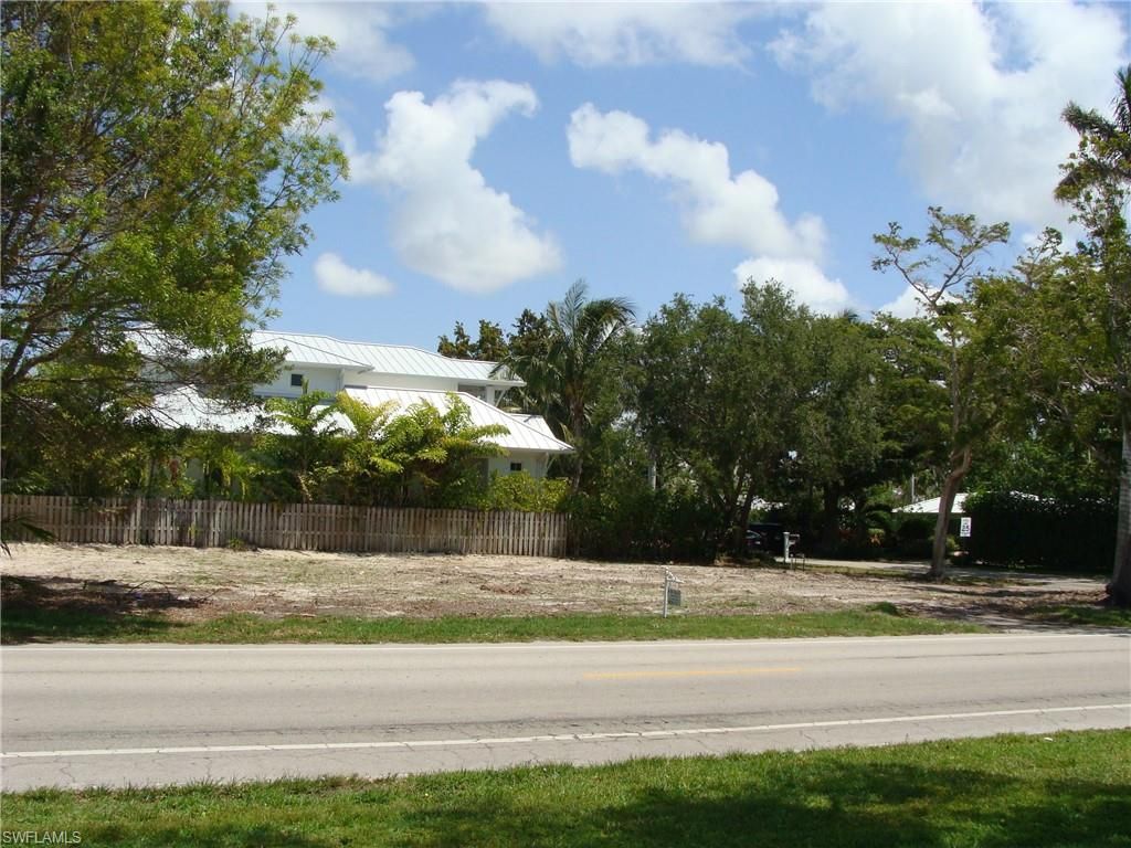 695 Broad AVE S, NAPLES, FL 34102 — exterior