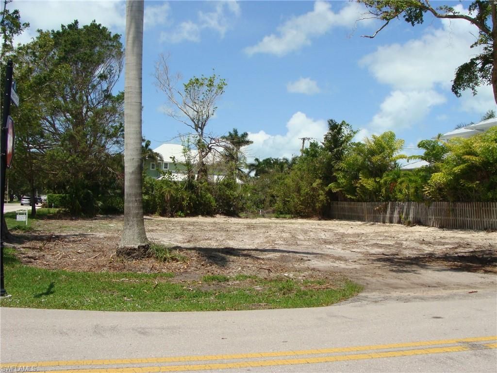 695 Broad AVE S, NAPLES, FL 34102 — photo 4