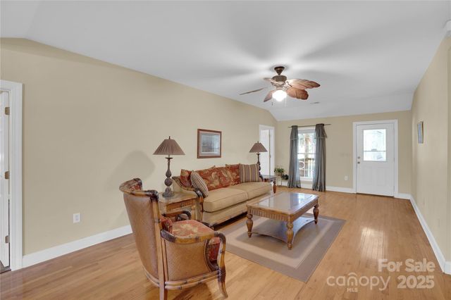 195 Wild Turkey Lane, Camden, SC 29020