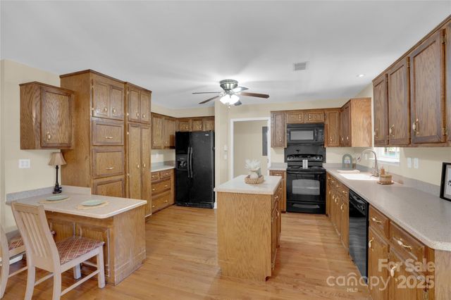 195 Wild Turkey Lane, Camden, SC 29020