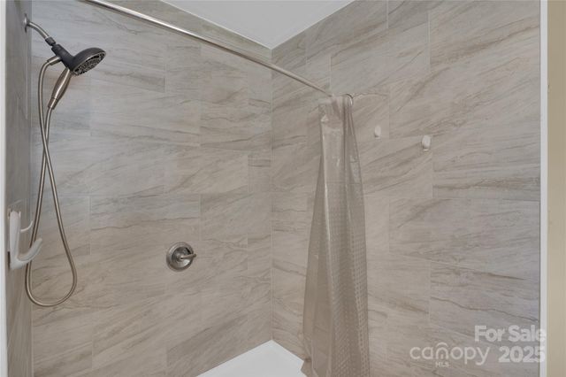 195 Wild Turkey Lane, Camden, SC 29020