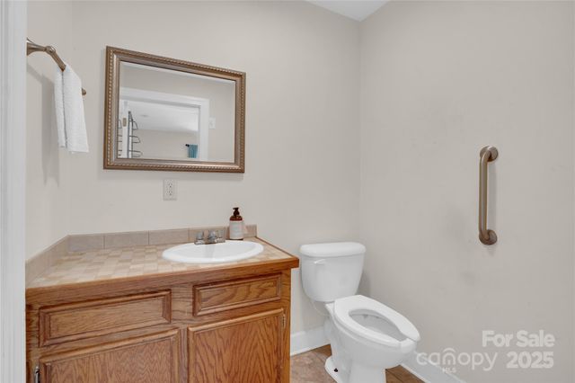 195 Wild Turkey Lane, Camden, SC 29020