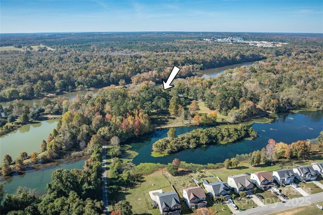 195 Wild Turkey Lane, Camden, SC 29020