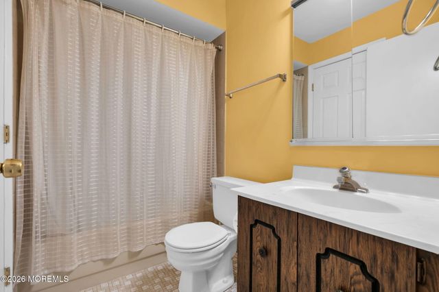 1102 Wellington Place, Matawan, NJ 07747
