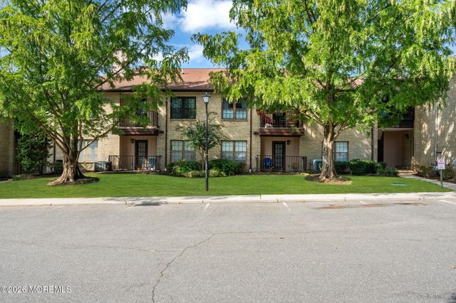 1102 Wellington Place, Matawan, NJ 07747