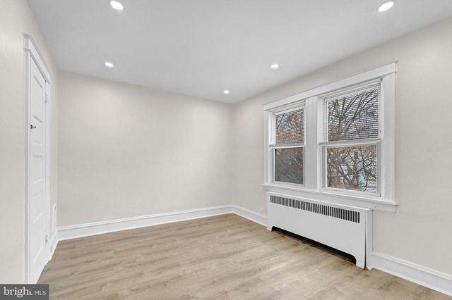 830 N 32ND ST, Camden, NJ 08105